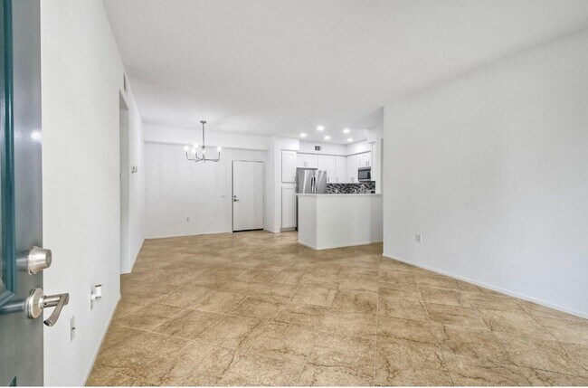 Building Photo - Newly Remodeled - Stunning 2 Bedroom, 2 Ba...