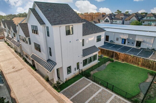 Building Photo - 1643 Bingle Rd