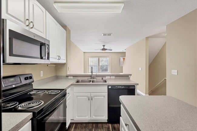 Building Photo - 7322 Black Walnut Way