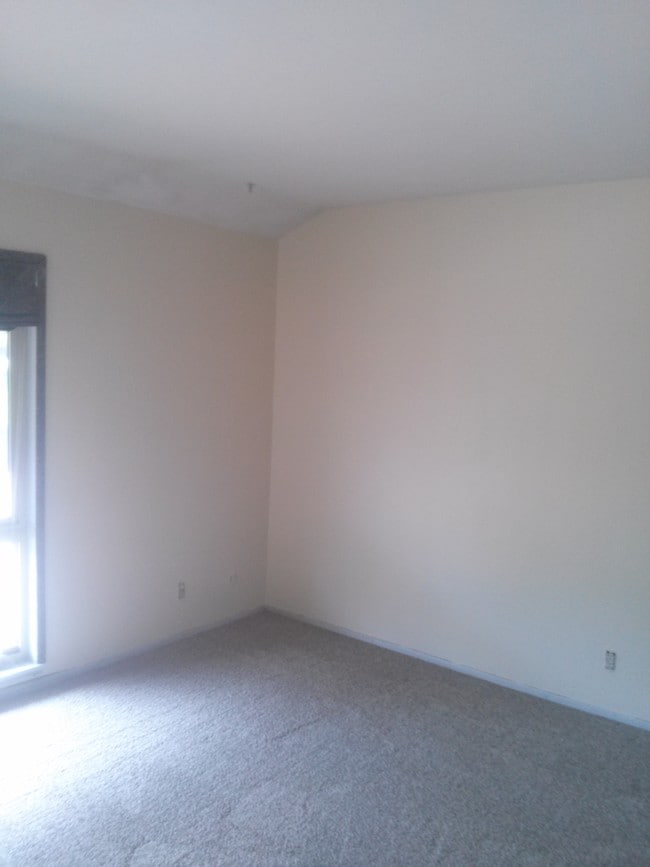 Building Photo - 6495 Happy Canyon Rd