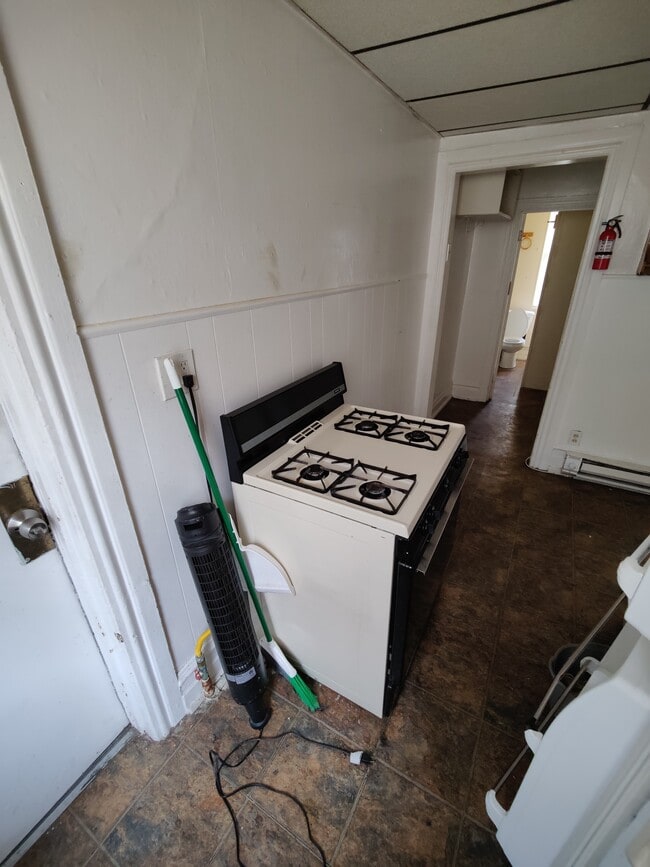 Building Photo - 388 Chew St