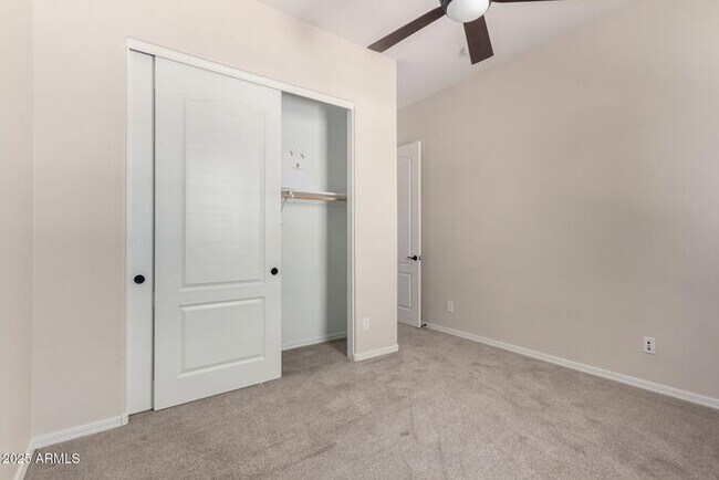 Building Photo - Stunning 4 bedroom, 3 bathroom home in the...