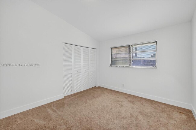 Building Photo - 339 SW 15th St