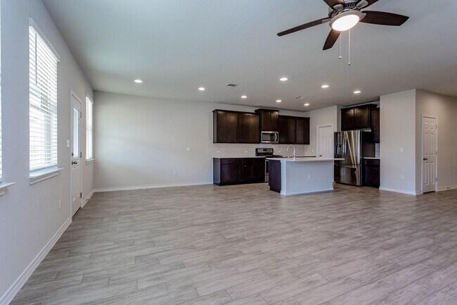 Building Photo - Luxurious Newer Construction 3-Bedroom Hom...