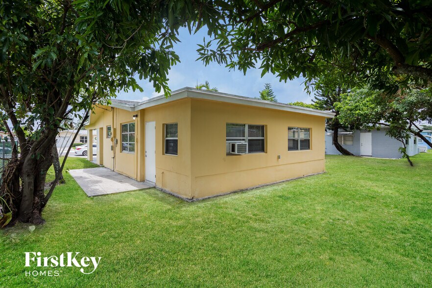 Building Photo - 3430 NW 34th St