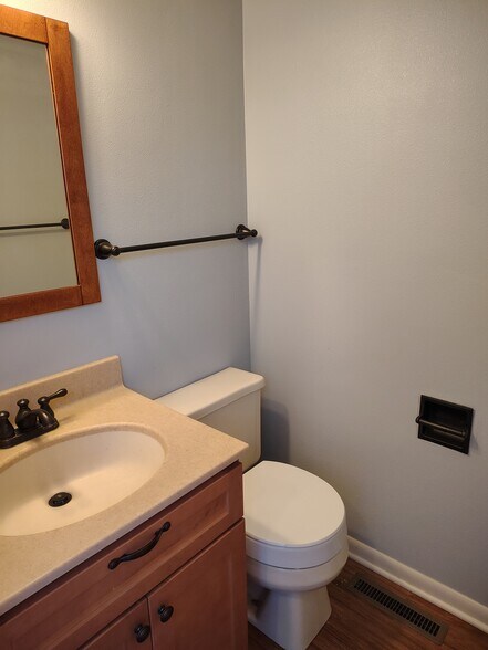 Building Photo - 1332 Truman Pl