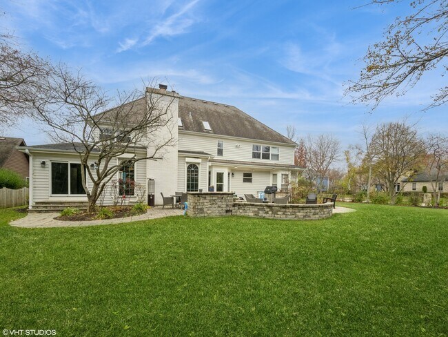 Building Photo - 445 Blue Ash Dr