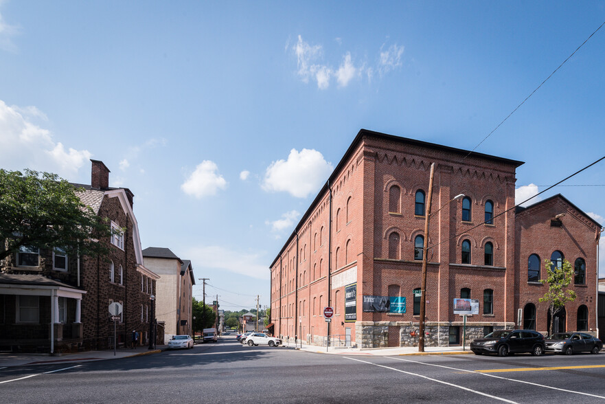 Building Photo - Brinker Lofts