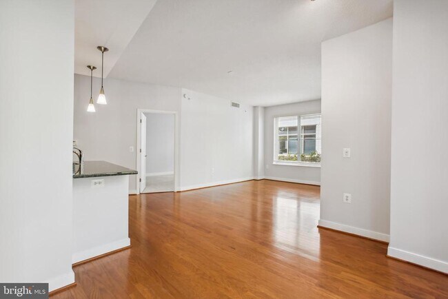 Building Photo - 820 N Pollard St