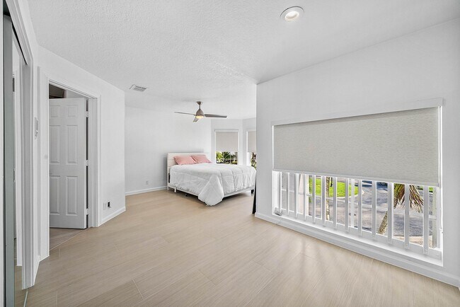 Building Photo - 5855 NW 42nd Way