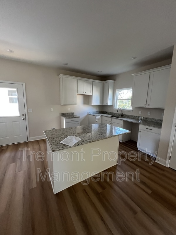 Building Photo - 2719 Orton St