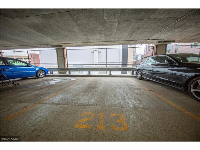 Building Photo - Modern Downtown St. Paul Condo with Top-Ti...