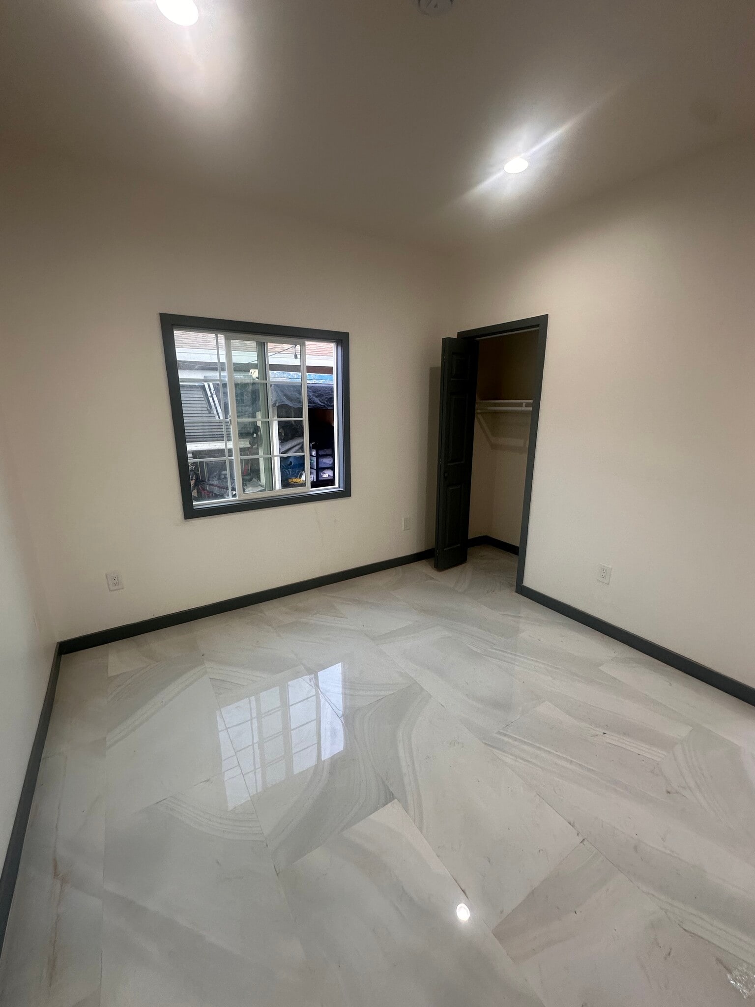 Building Photo - 2304 W Cubbon St