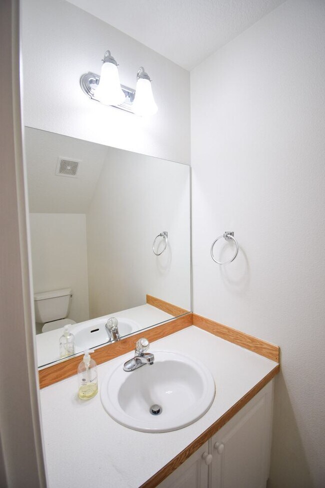 Building Photo - NEW LOWERED RENT!  Wow! Beautiful 4 Bedroo...