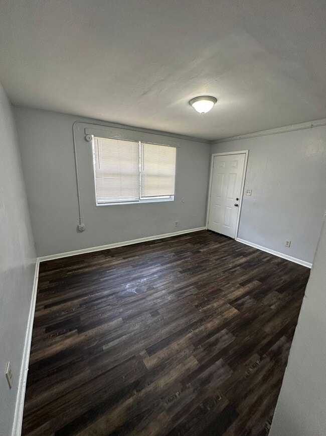 Building Photo - 2020 Palafox St