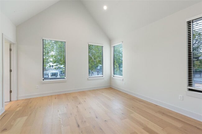 Building Photo - 1116 Walton Ln