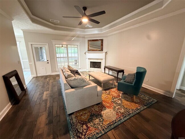 Building Photo - 601 Prairie View Dr