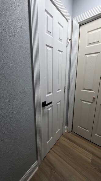 Building Photo - 9426 Sandra St