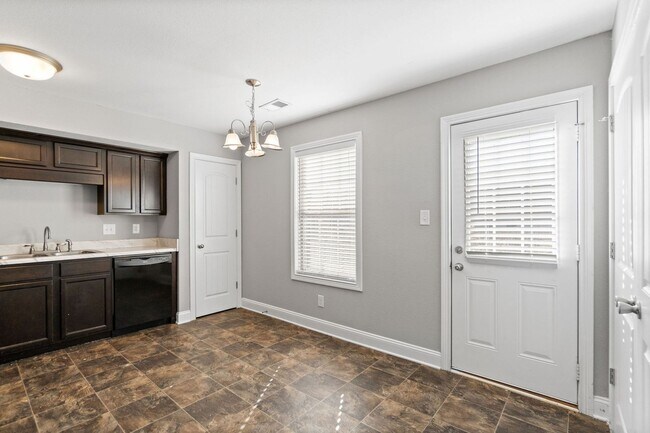 Building Photo - 1816 Beckett Dr