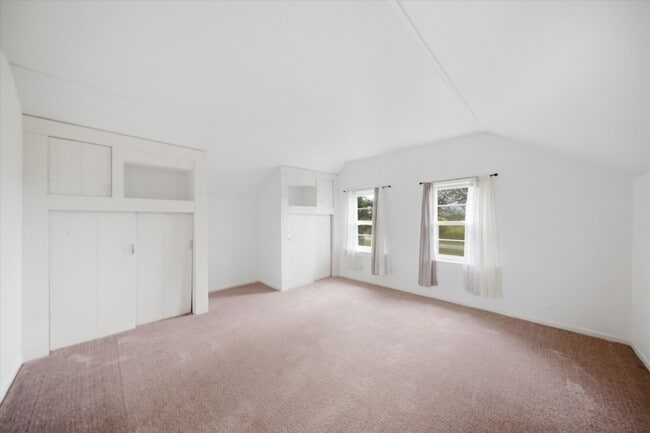Building Photo - 3-Bed, 1-Bath Country Home in McHenry
