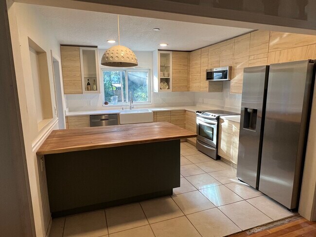 Building Photo - 2019 59th St S