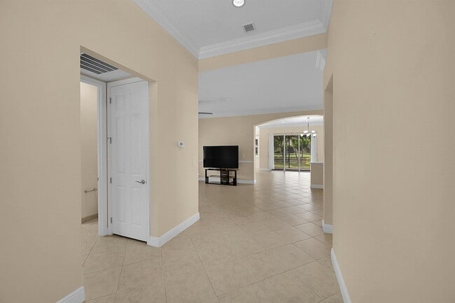 Building Photo - 2525 Vicara Court