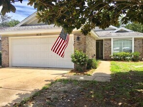 Building Photo - Nice 3 Bedroom Home For Rent!