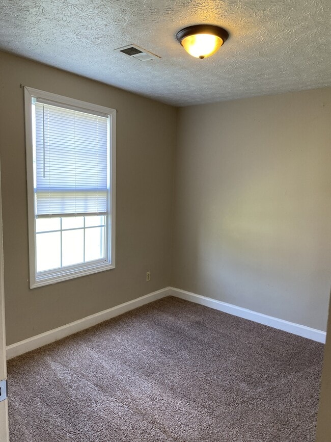 Building Photo - 307 Belew St