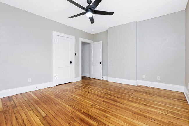 Building Photo - 412 E Oakland Ave