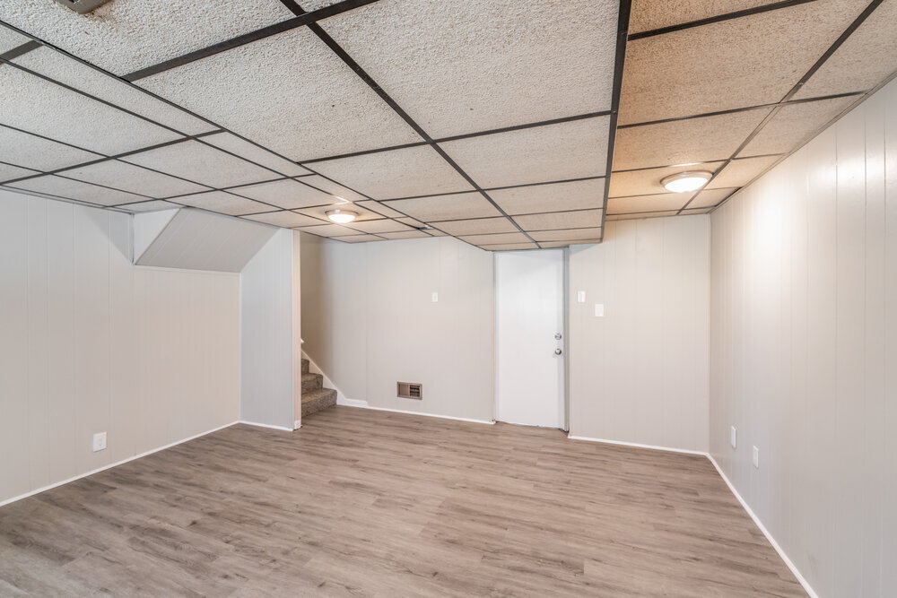 Building Photo - 724 Country View Dr NE