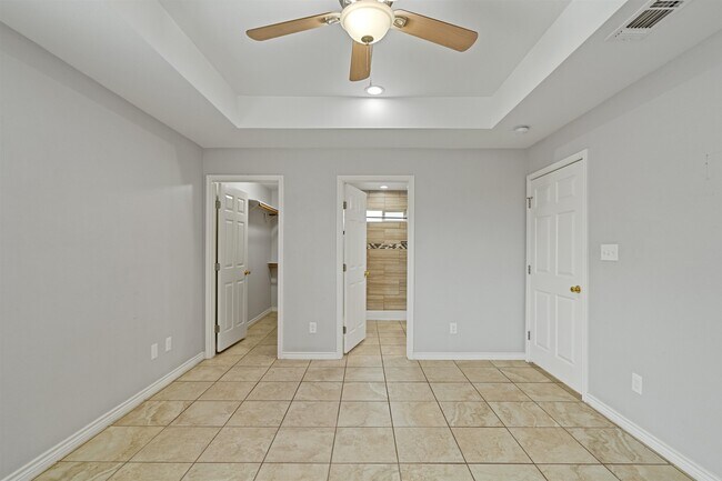 Building Photo - 1013 Tesoro Run