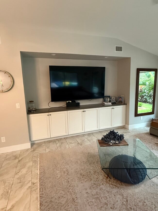 Building Photo - 6628 New Haven Cir