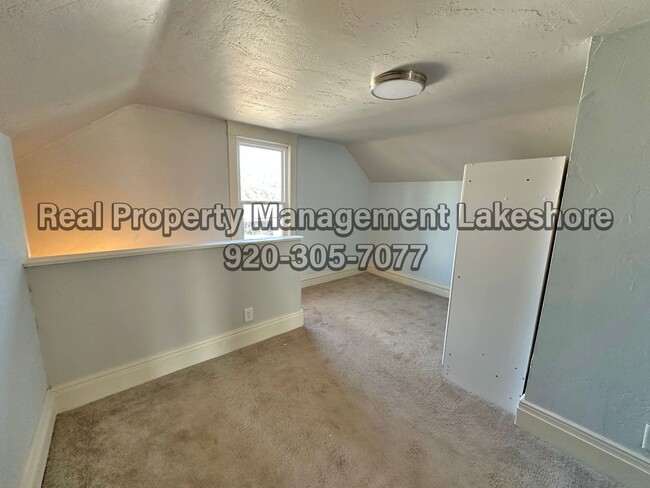 Building Photo - Updated 2 Bedroom Home | Great Location