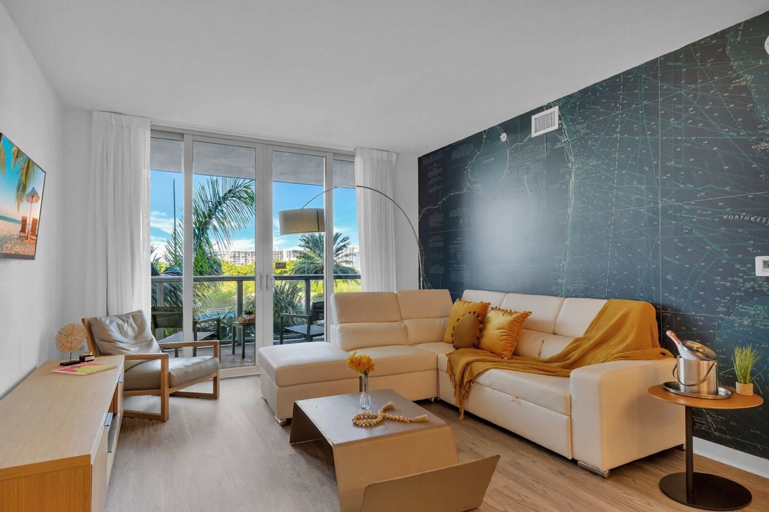 Building Photo - 2602 E Hallandale Beach Blvd