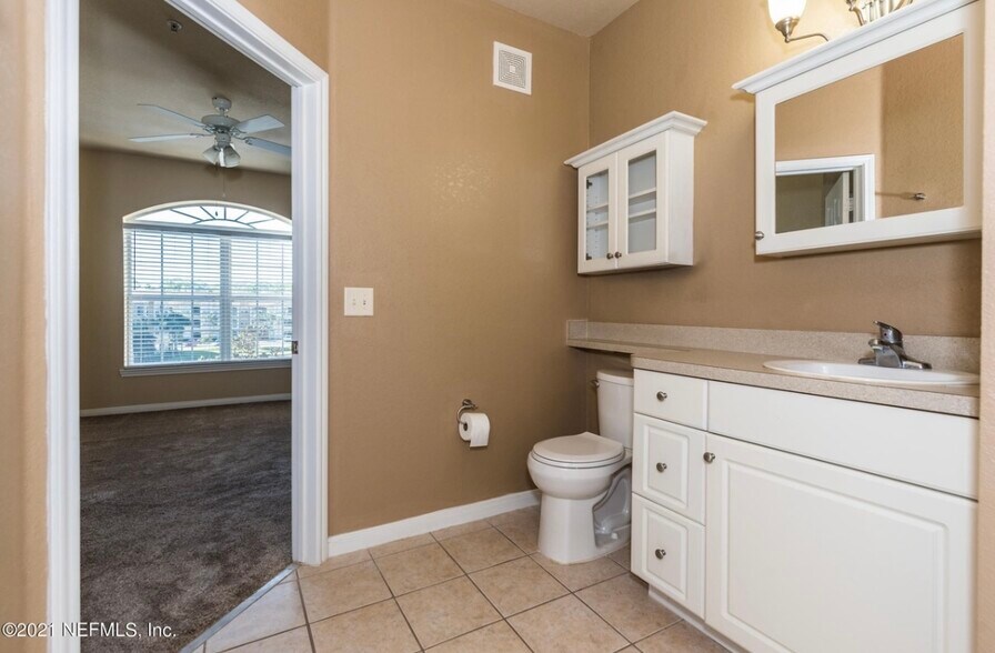 Building Photo - 275 Old Village Center Cir