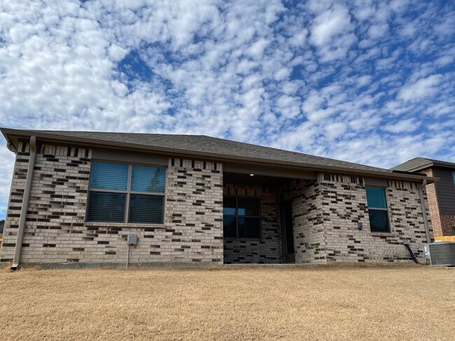 Building Photo - House For Lease in Princeton