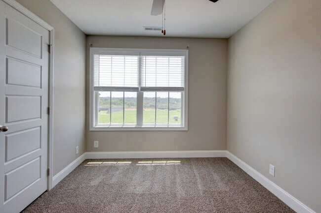 Building Photo - 1121 Cardinal Creek Dr