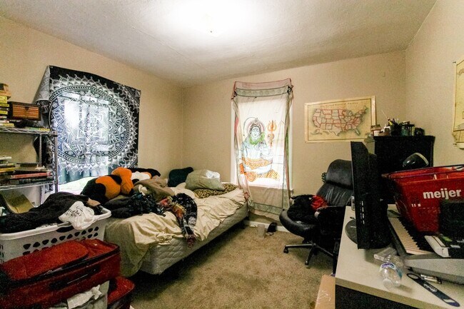 Building Photo - Wood Flooring