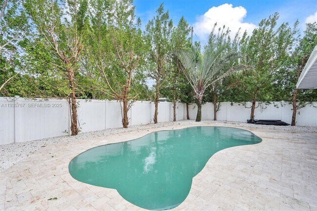 Building Photo - 1815 N 27th Ave