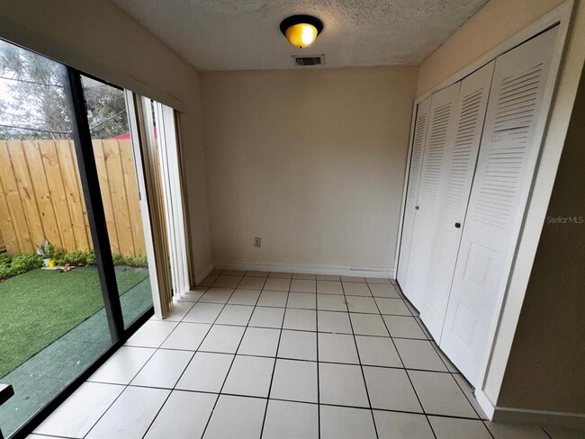 Building Photo - 6246 S Bend Square