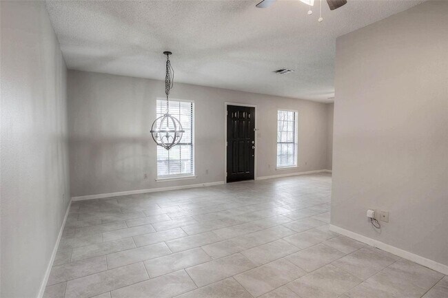 Building Photo - 3011 Sand Dr