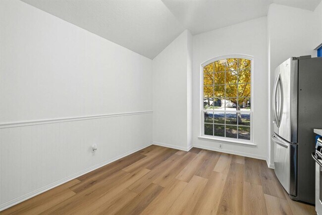 Building Photo - 15013 Big Falls Dr