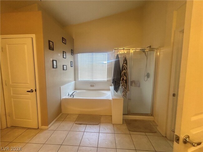 Building Photo - 2076 Santina Ave