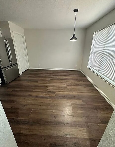 Building Photo - 9711 Chelsea Cir