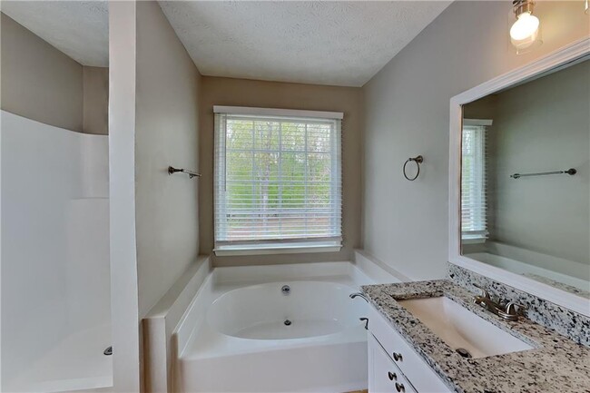 Building Photo - 1311 Bustling Ln SW