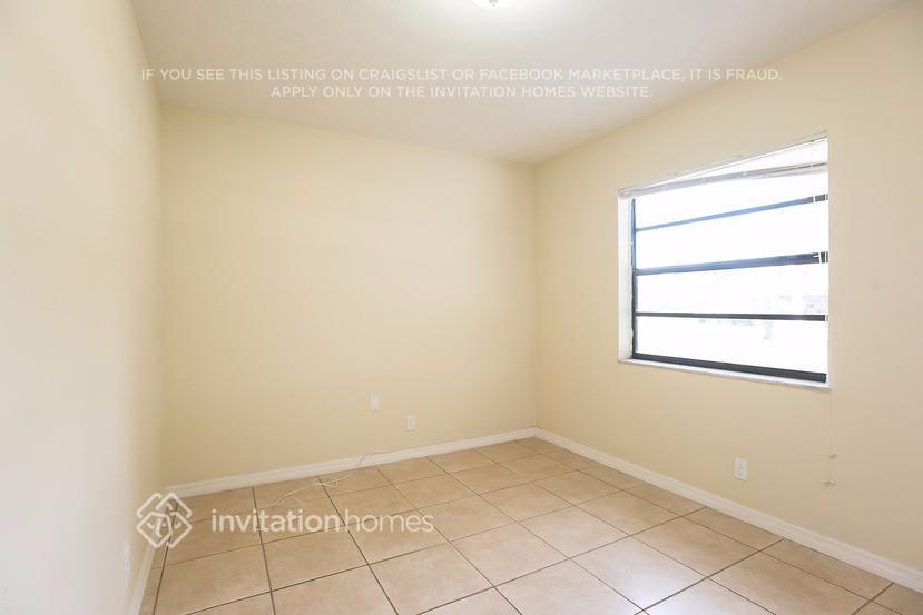 Building Photo - 636 Kingbird Cir
