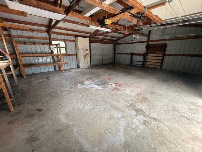 Building Photo - 4-bed/2-bath in South Tyler!