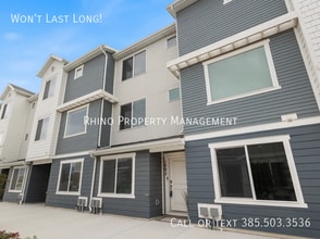 Building Photo - 1092 E Vessel Ct