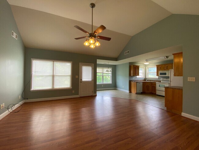 Building Photo - Home for Rent in Woodstock! View with 48 H...