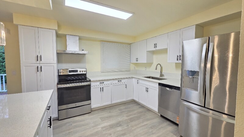 Building Photo - 13543 SW 64th Ave